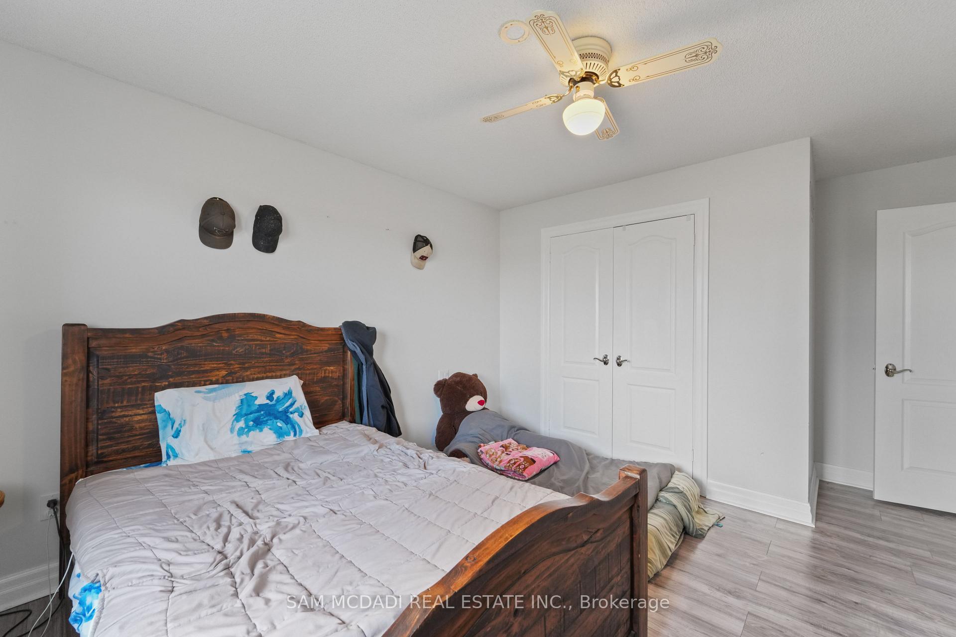 225 Park Road S