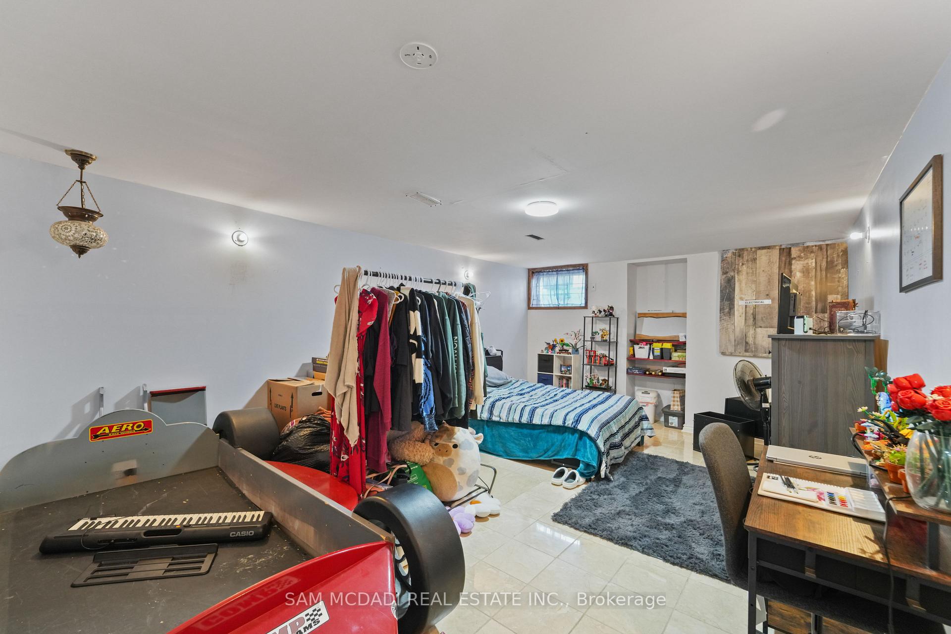 225 Park Road S