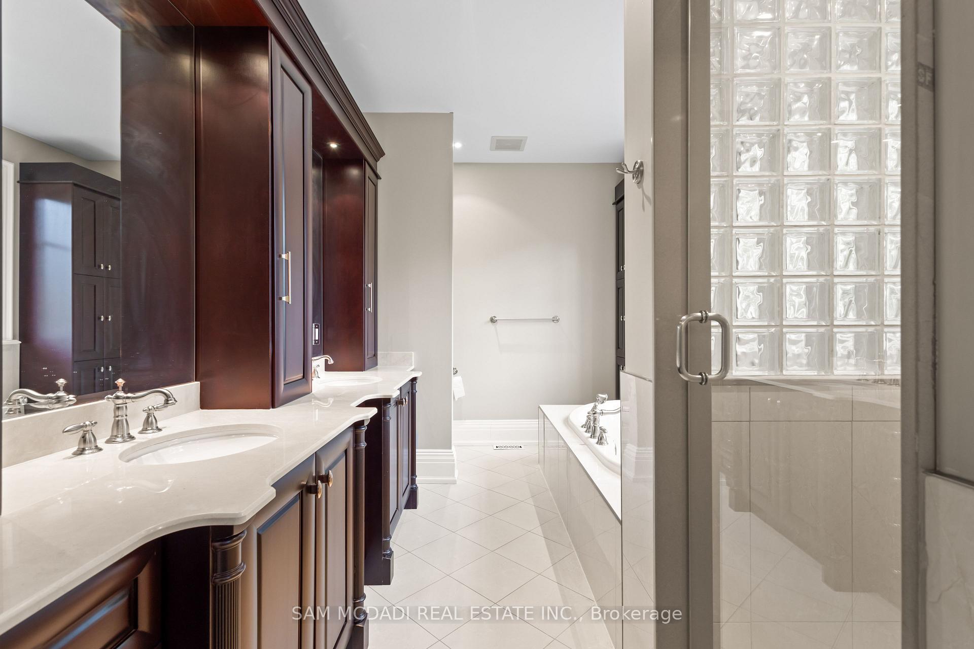 839 E Lakeshore Road