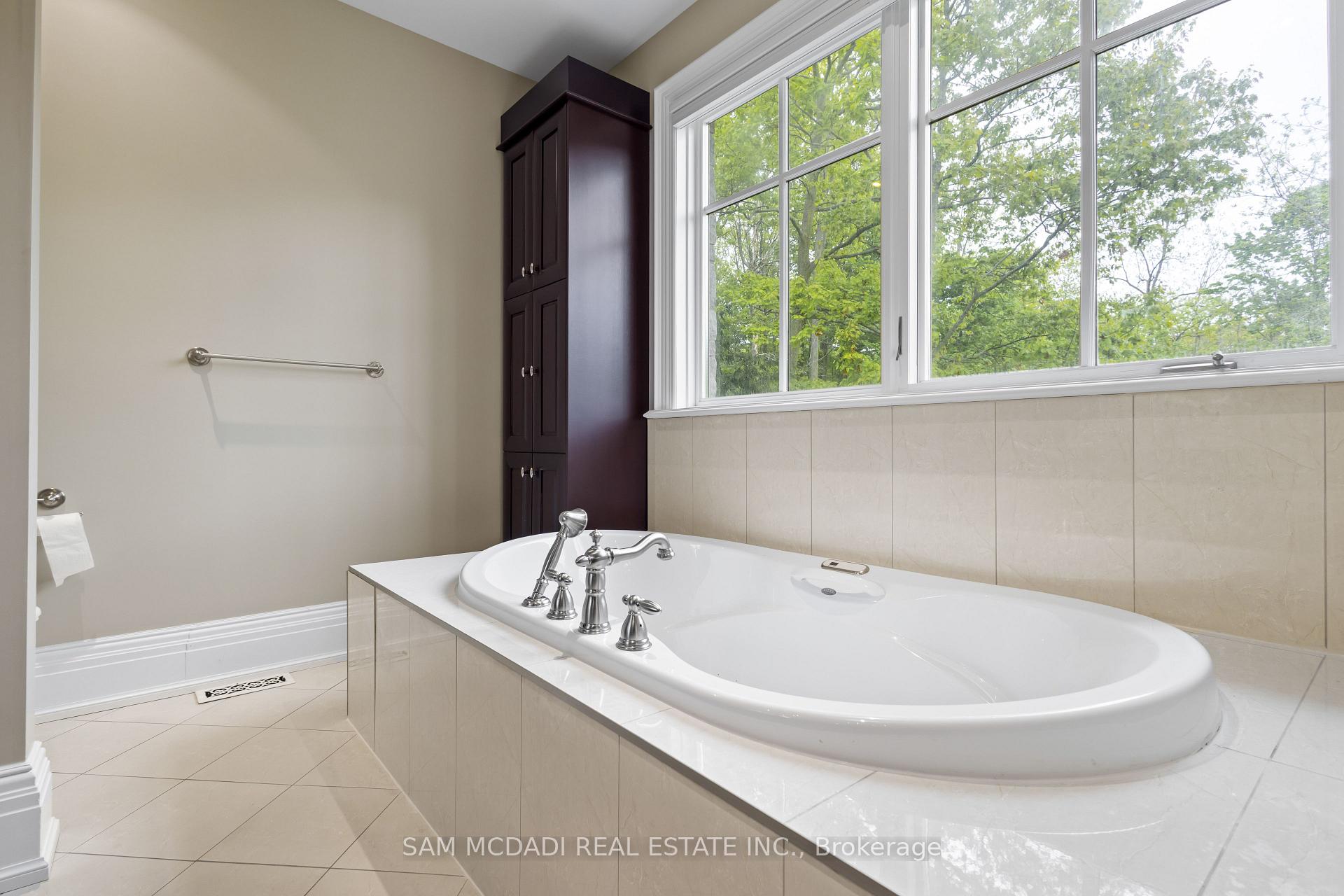 839 E Lakeshore Road