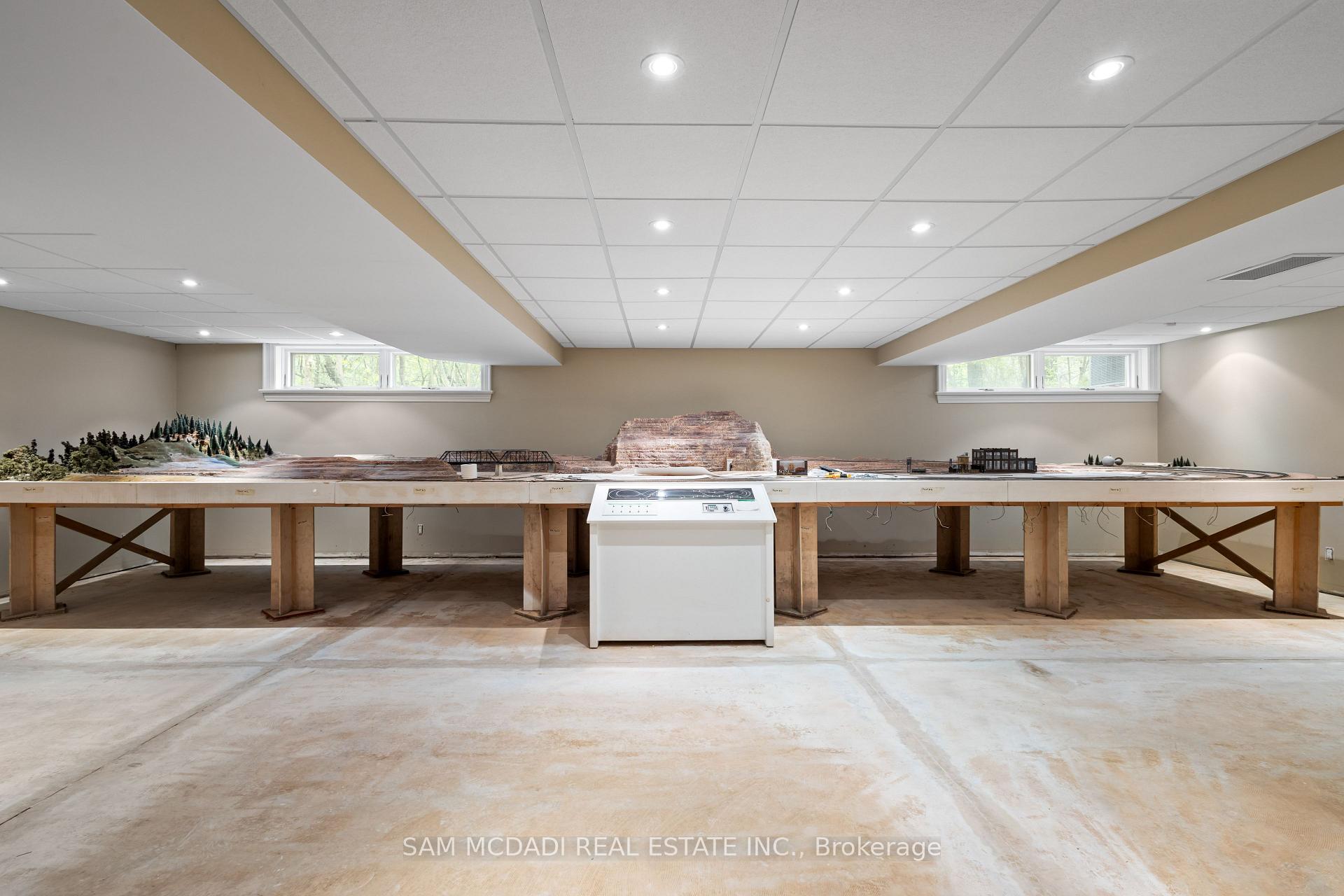 839 E Lakeshore Road