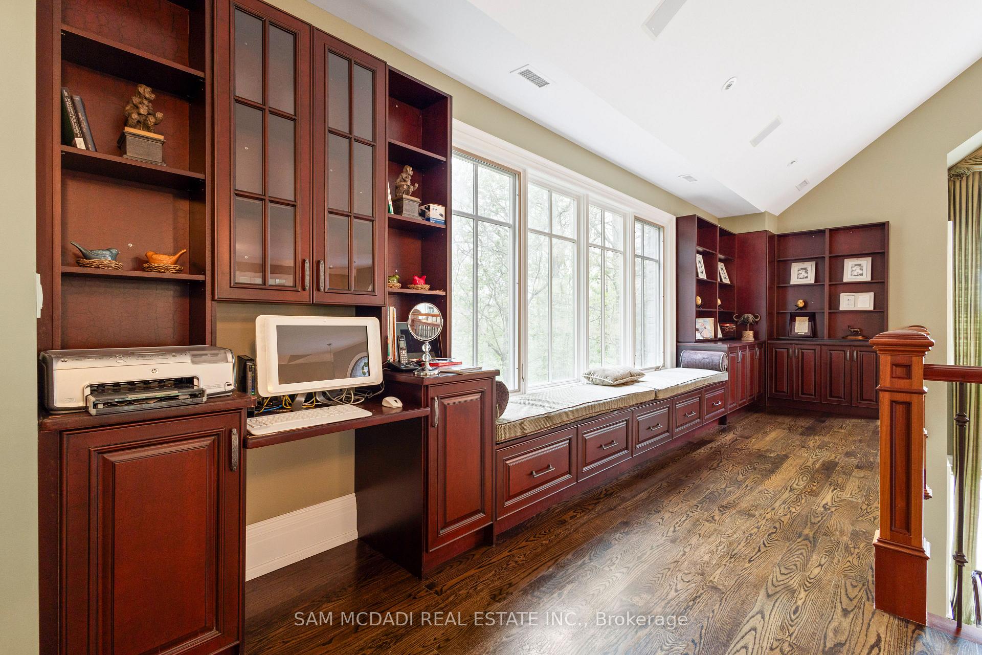 839 E Lakeshore Road