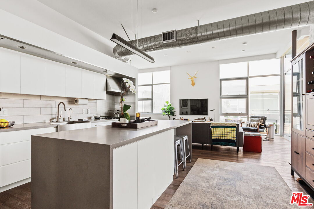 4080 GLENCOE AVE Unit: 423