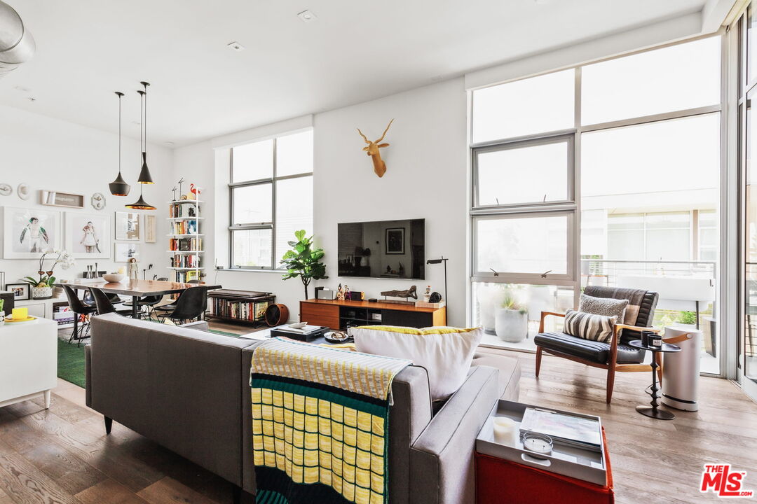 4080 GLENCOE AVE Unit: 423