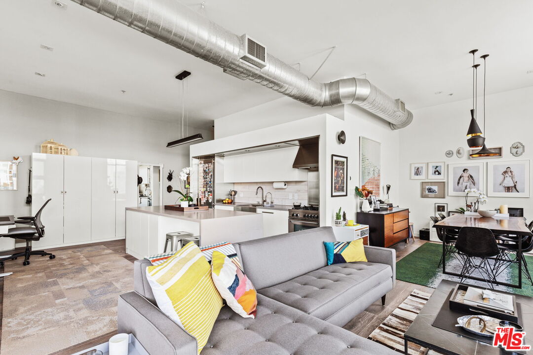 4080 GLENCOE AVE Unit: 423