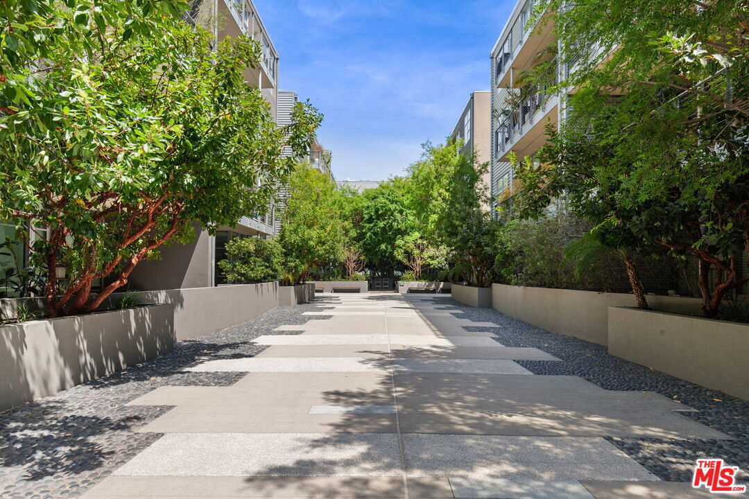 4080 GLENCOE AVE Unit: 423