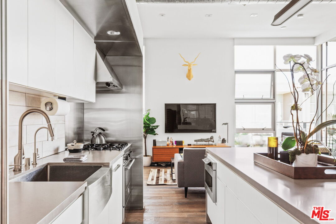 4080 GLENCOE AVE Unit: 423