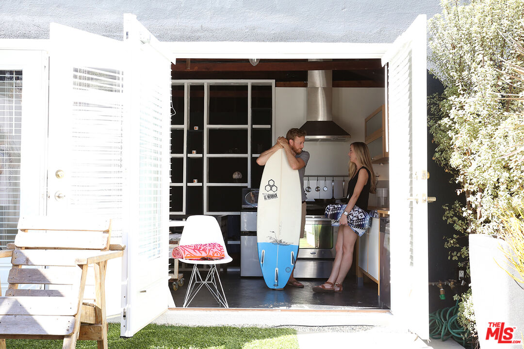 887 Commonwealth Ave