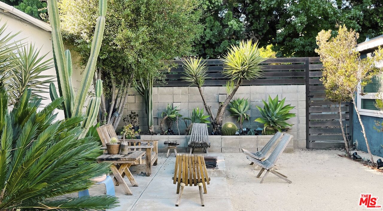 887 Commonwealth Ave