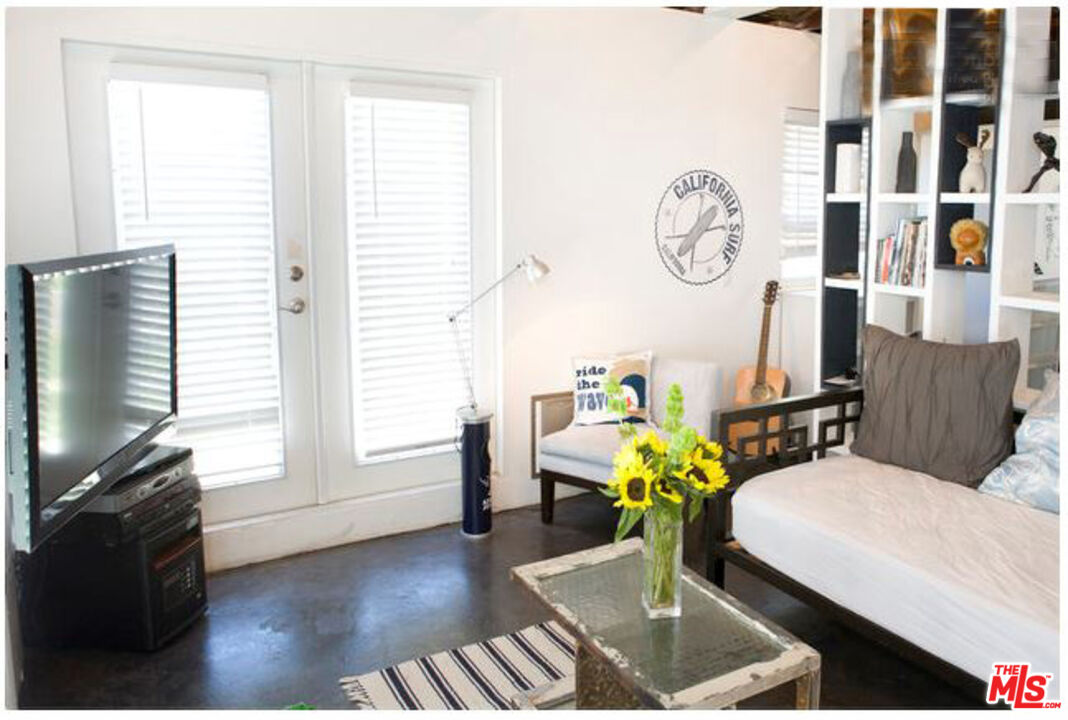 887 Commonwealth Ave