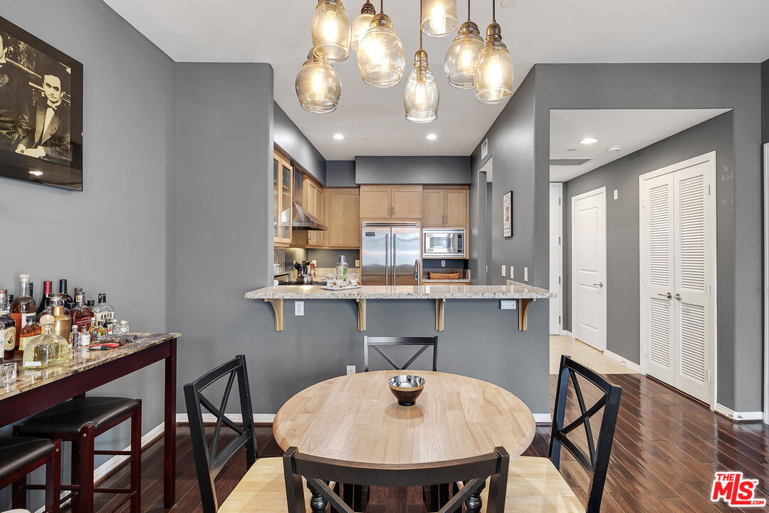 4050 Glencoe Ave Unit: 325