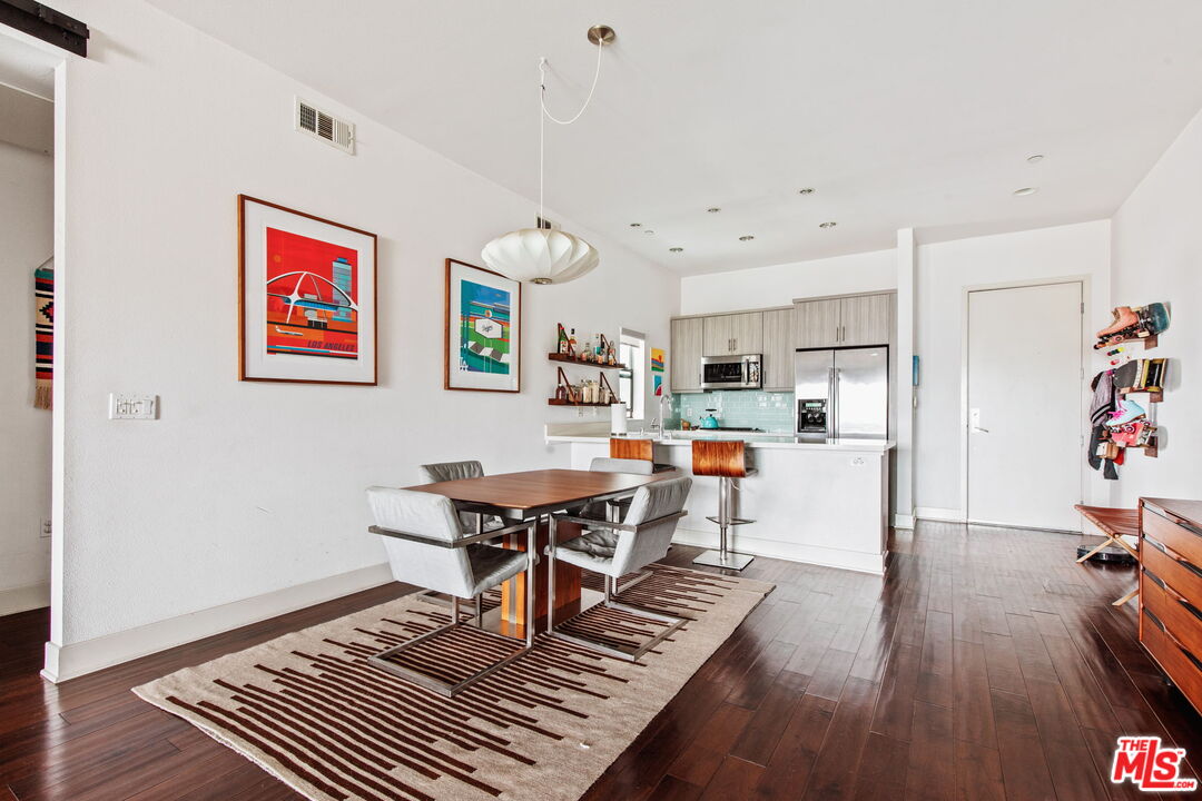 4211 REDWOOD AVE Unit: 310