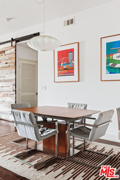 4211 REDWOOD AVE Unit: 310