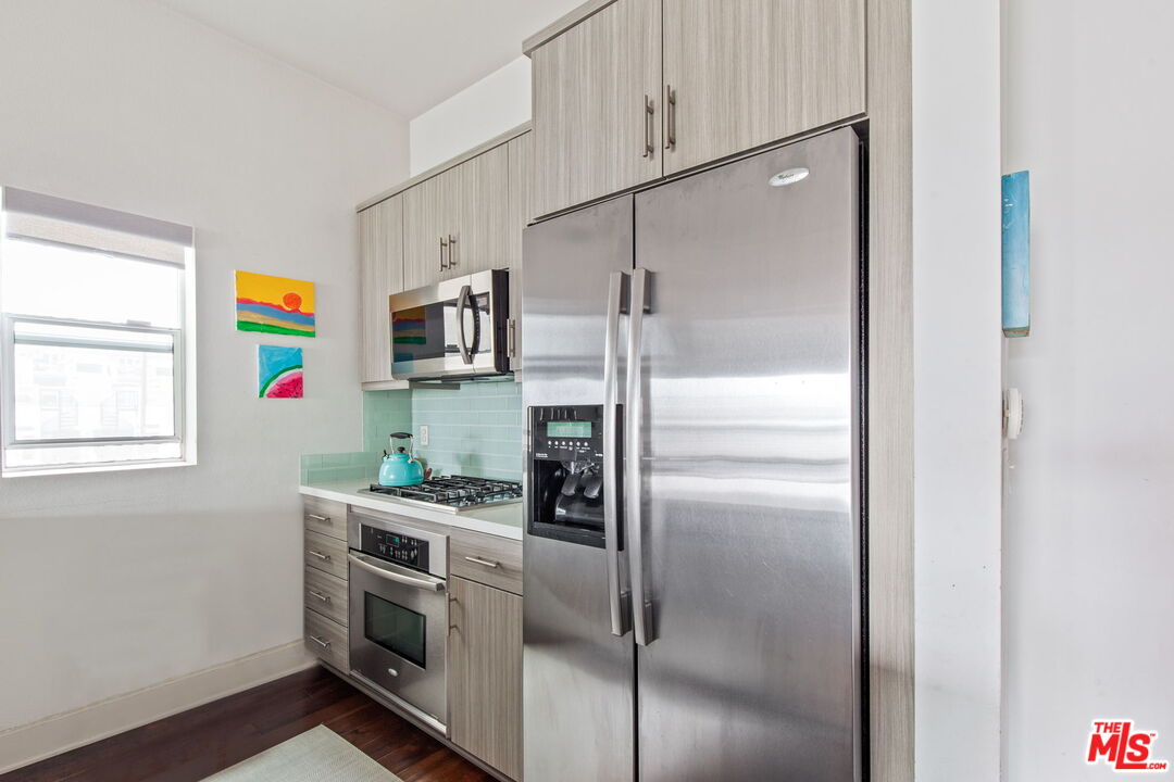 4211 REDWOOD AVE Unit: 310