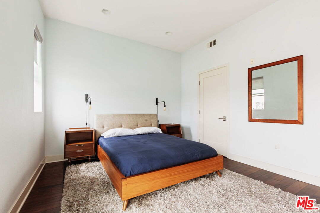 4211 REDWOOD AVE Unit: 310