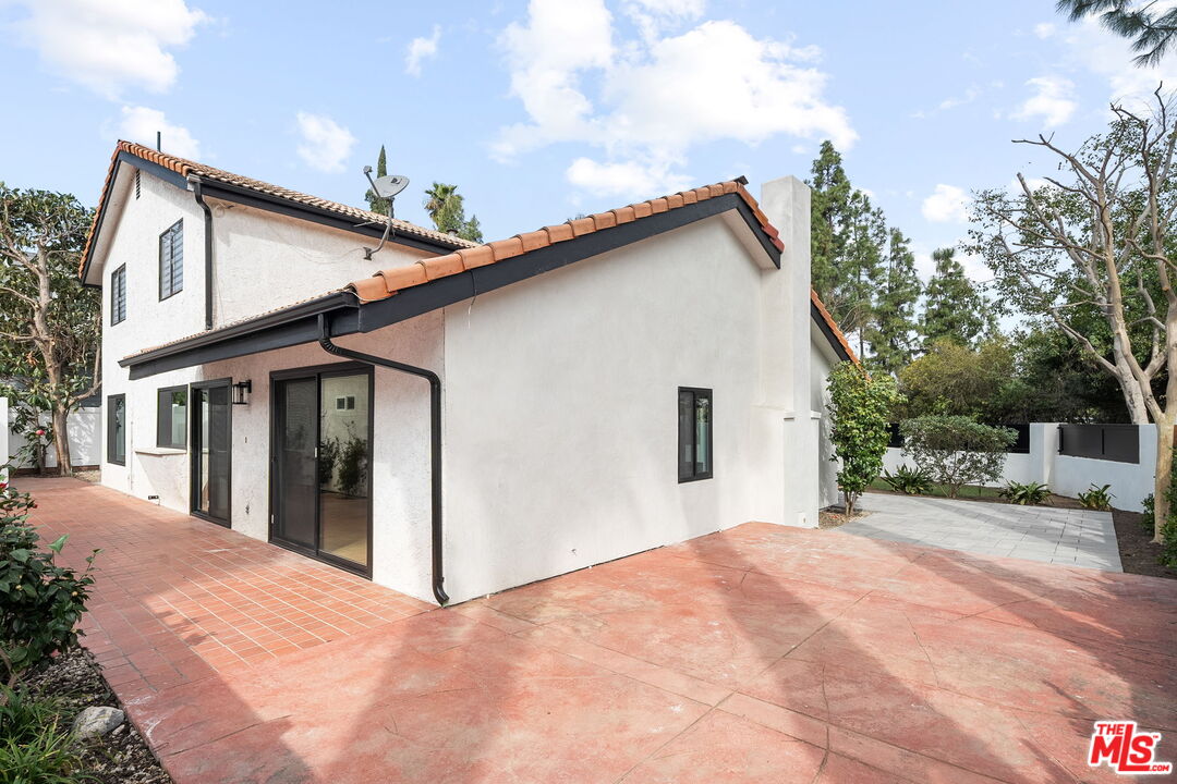 13746 Valleyheart Dr