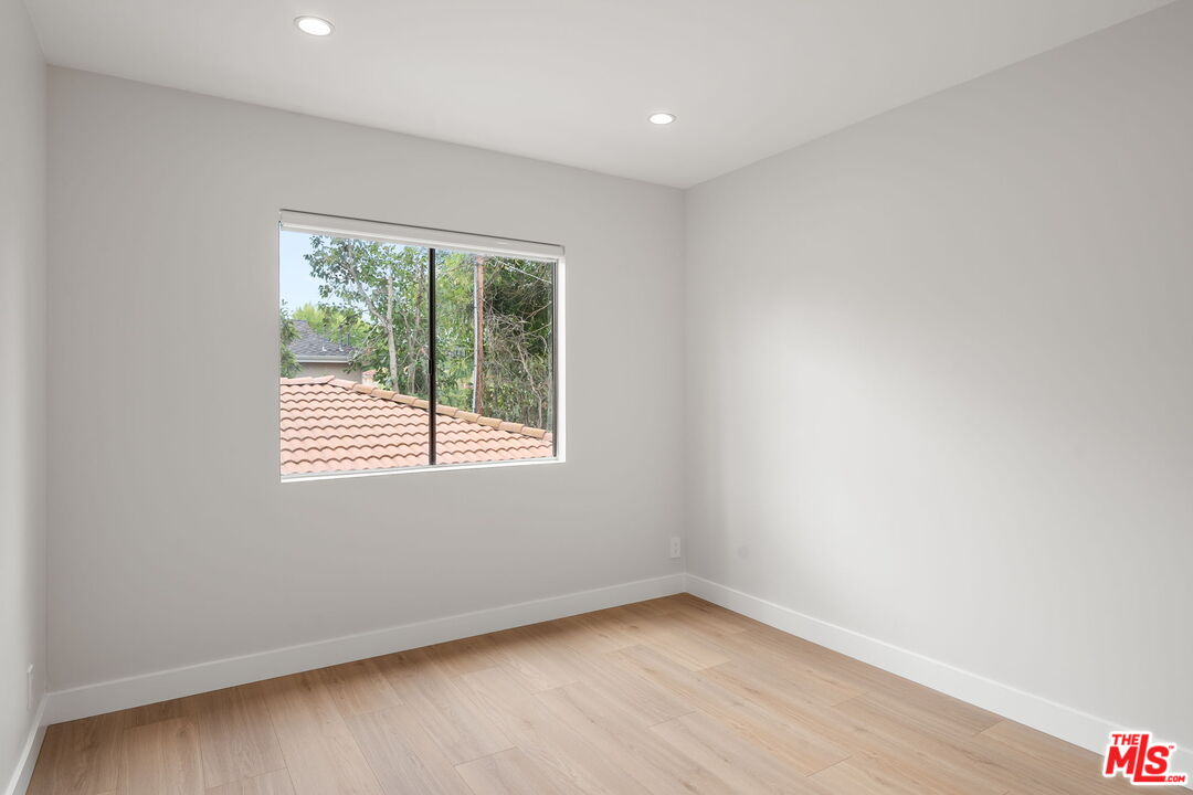 13746 Valleyheart Dr