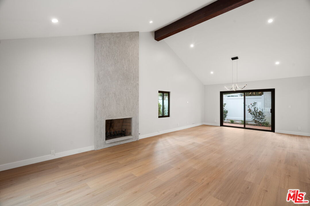 13746 Valleyheart Dr