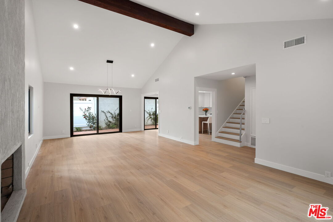 13746 Valleyheart Dr