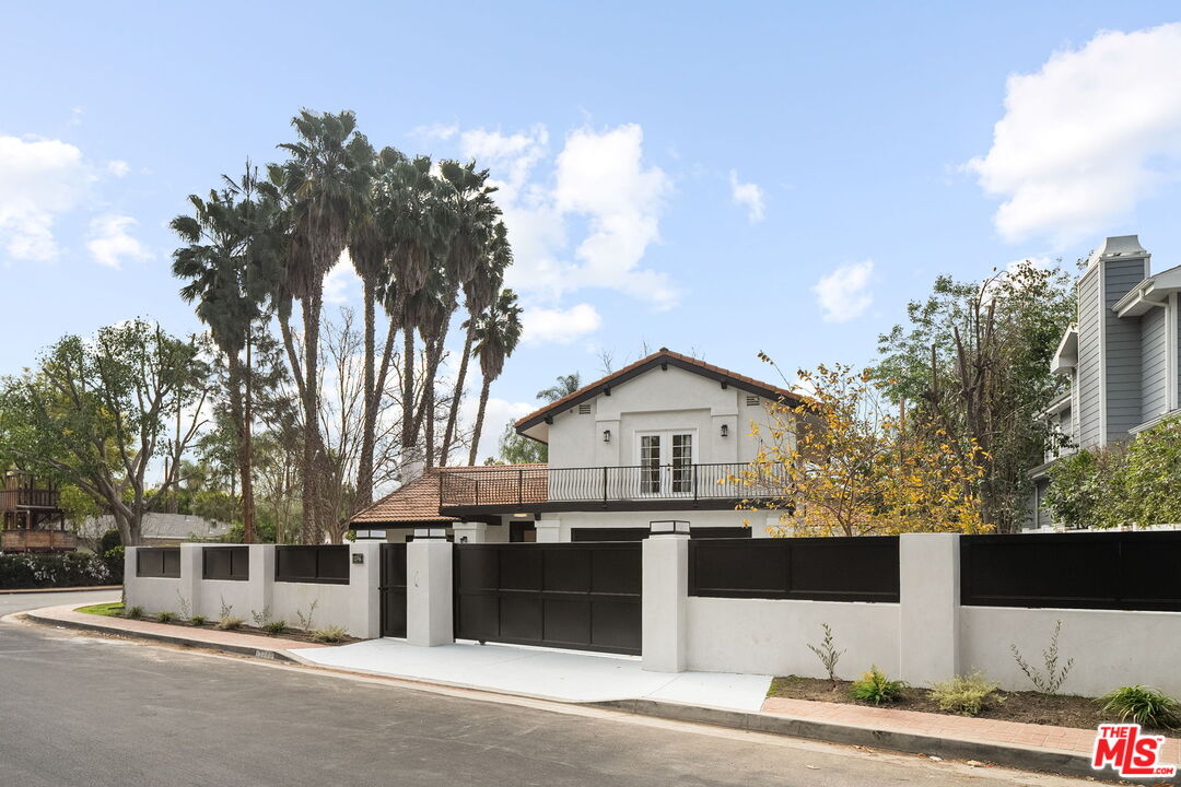 13746 Valleyheart Dr