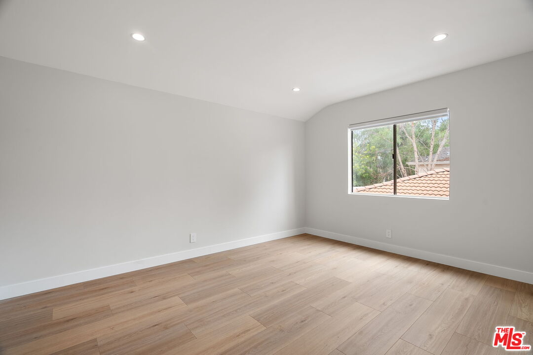 13746 Valleyheart Dr