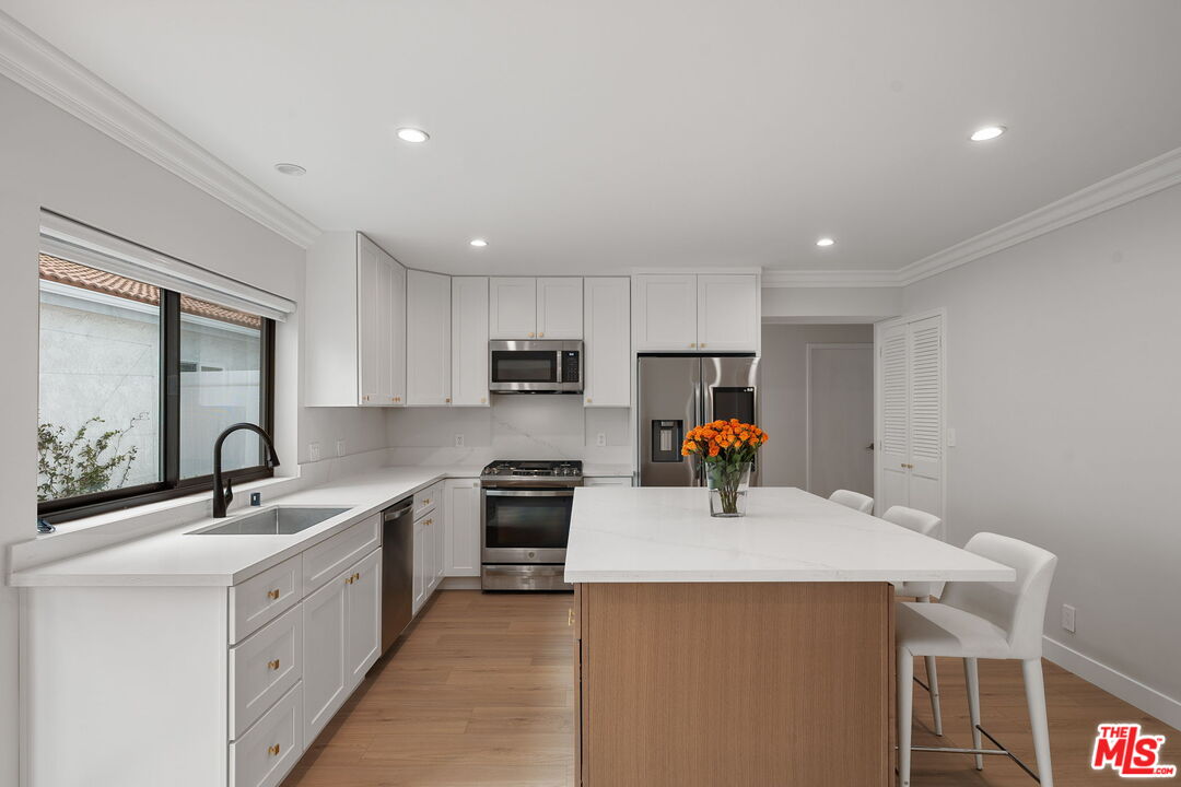 13746 Valleyheart Dr