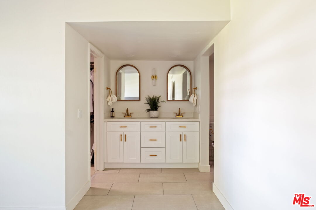 207 S Oakland Ave Unit: A