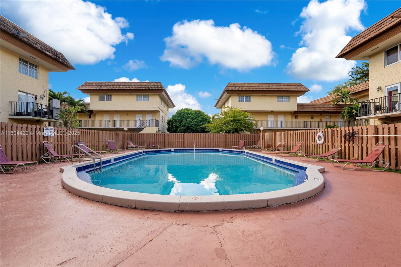 8500 SW 109th Ave # 220 Unit: 6-220