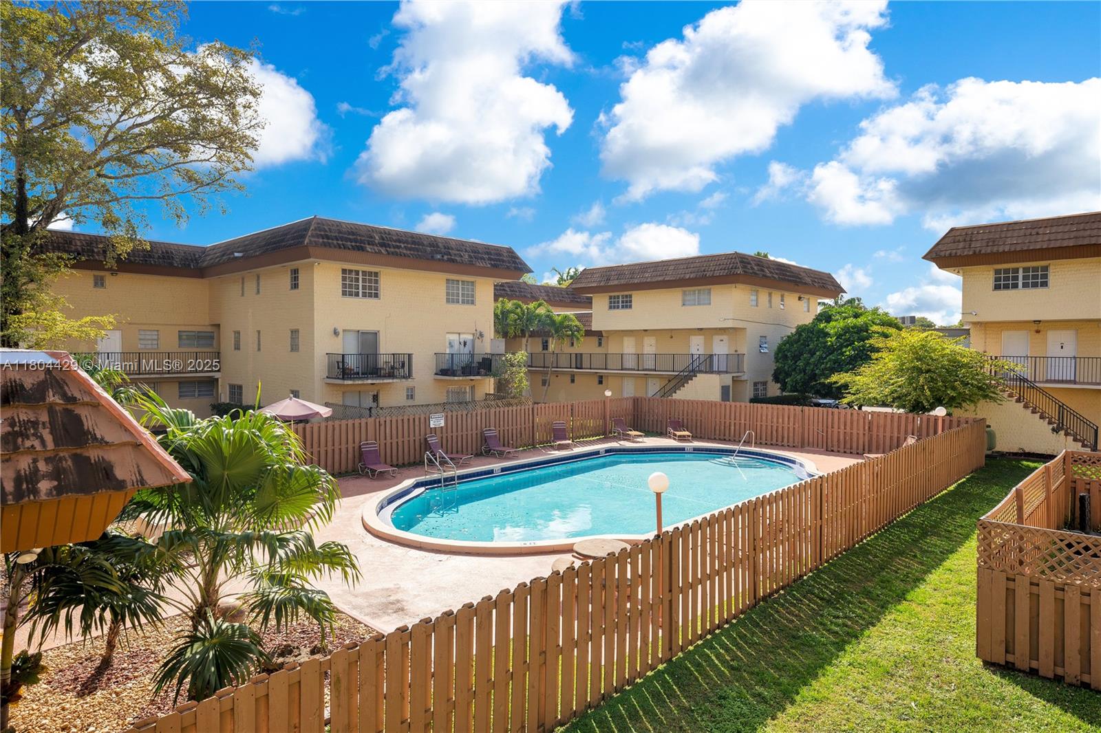 8500 SW 109th Ave # 220 Unit: 6-220