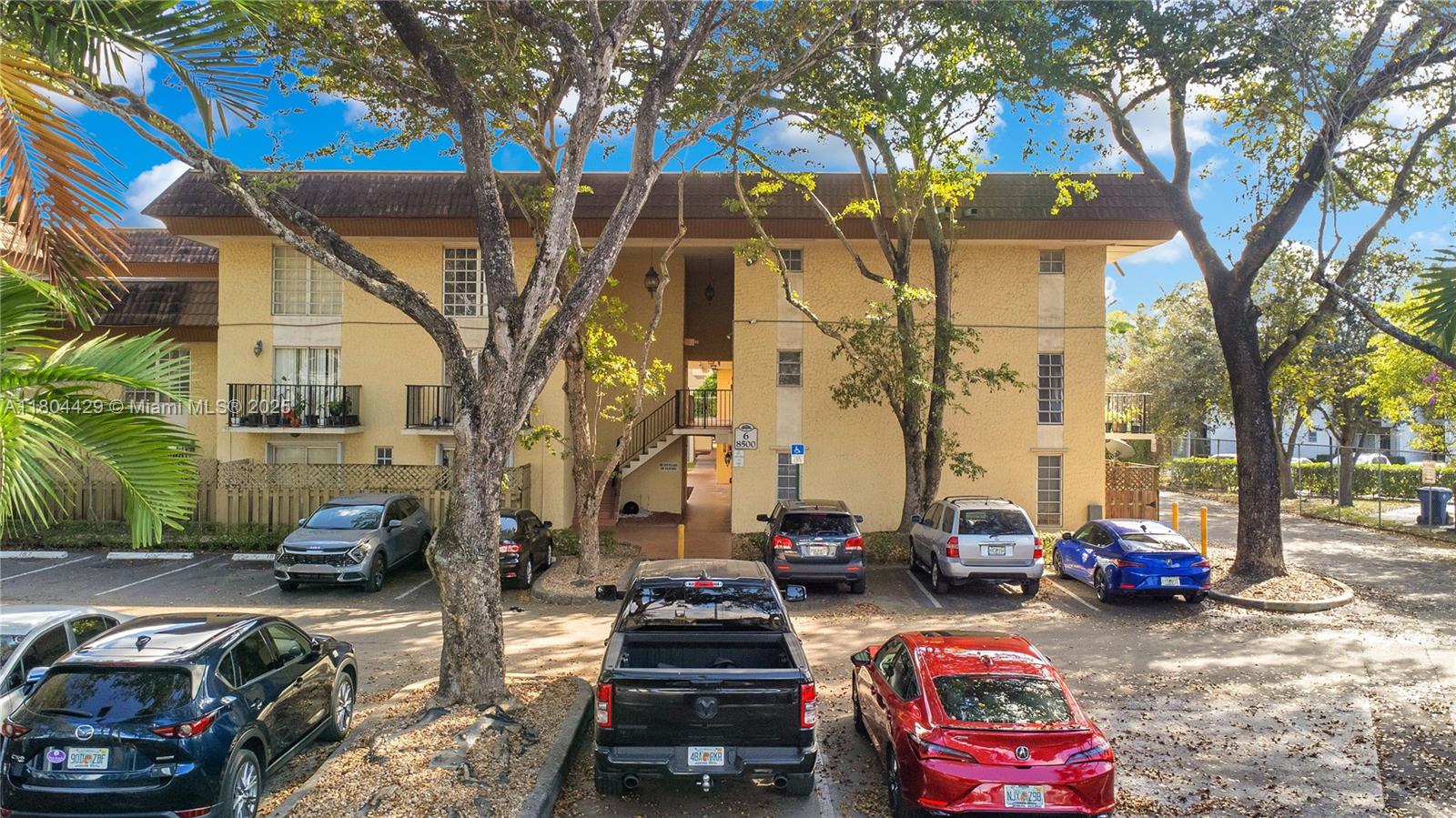 8500 SW 109th Ave # 220 Unit: 6-220