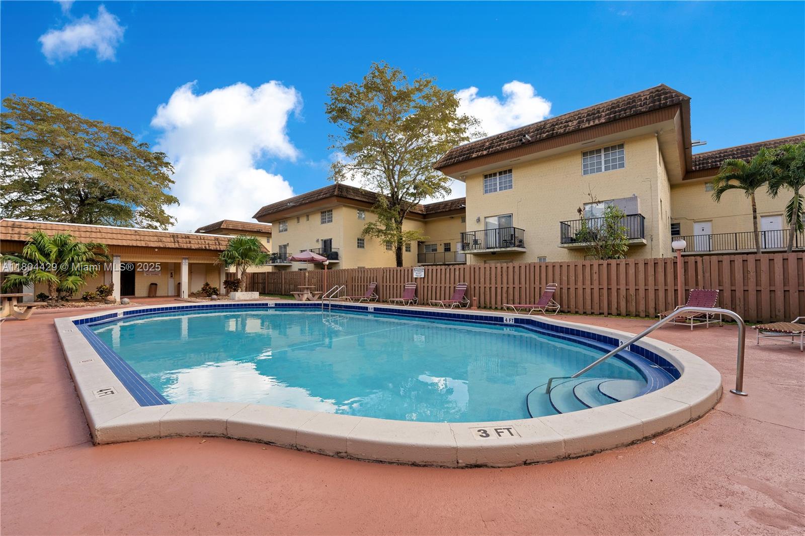 8500 SW 109th Ave # 220 Unit: 6-220