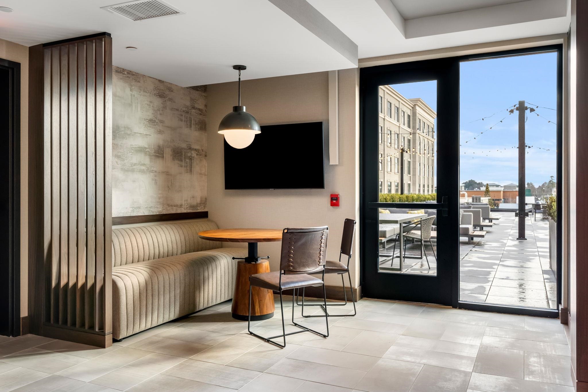18 Artisan Drive Unit: 212