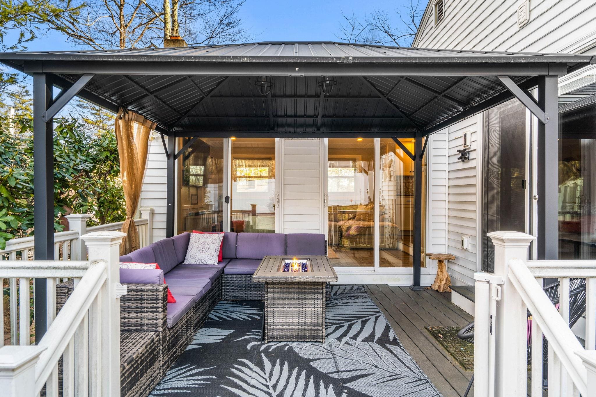 16 Mary Ann Avenue
