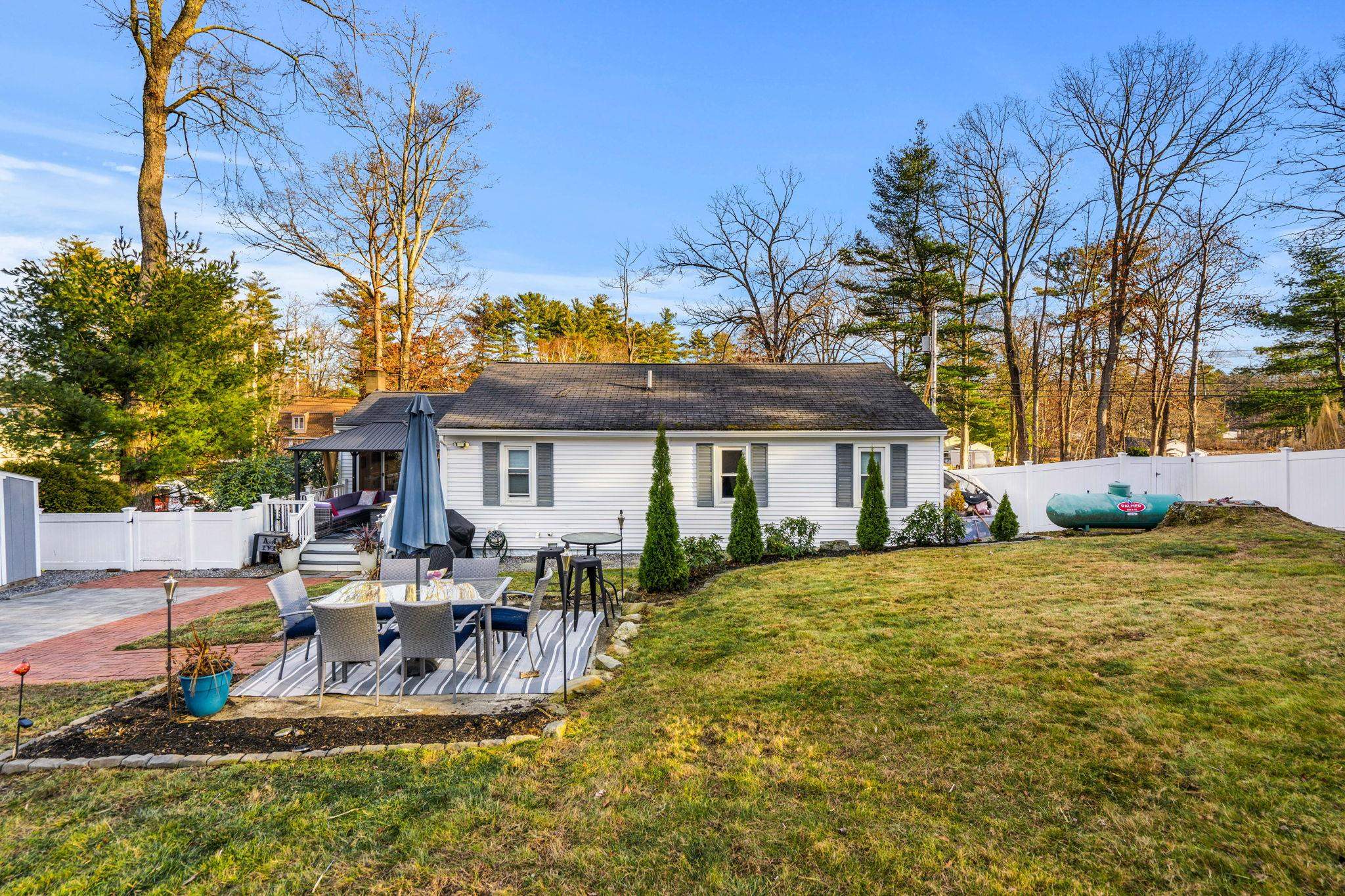 16 Mary Ann Avenue
