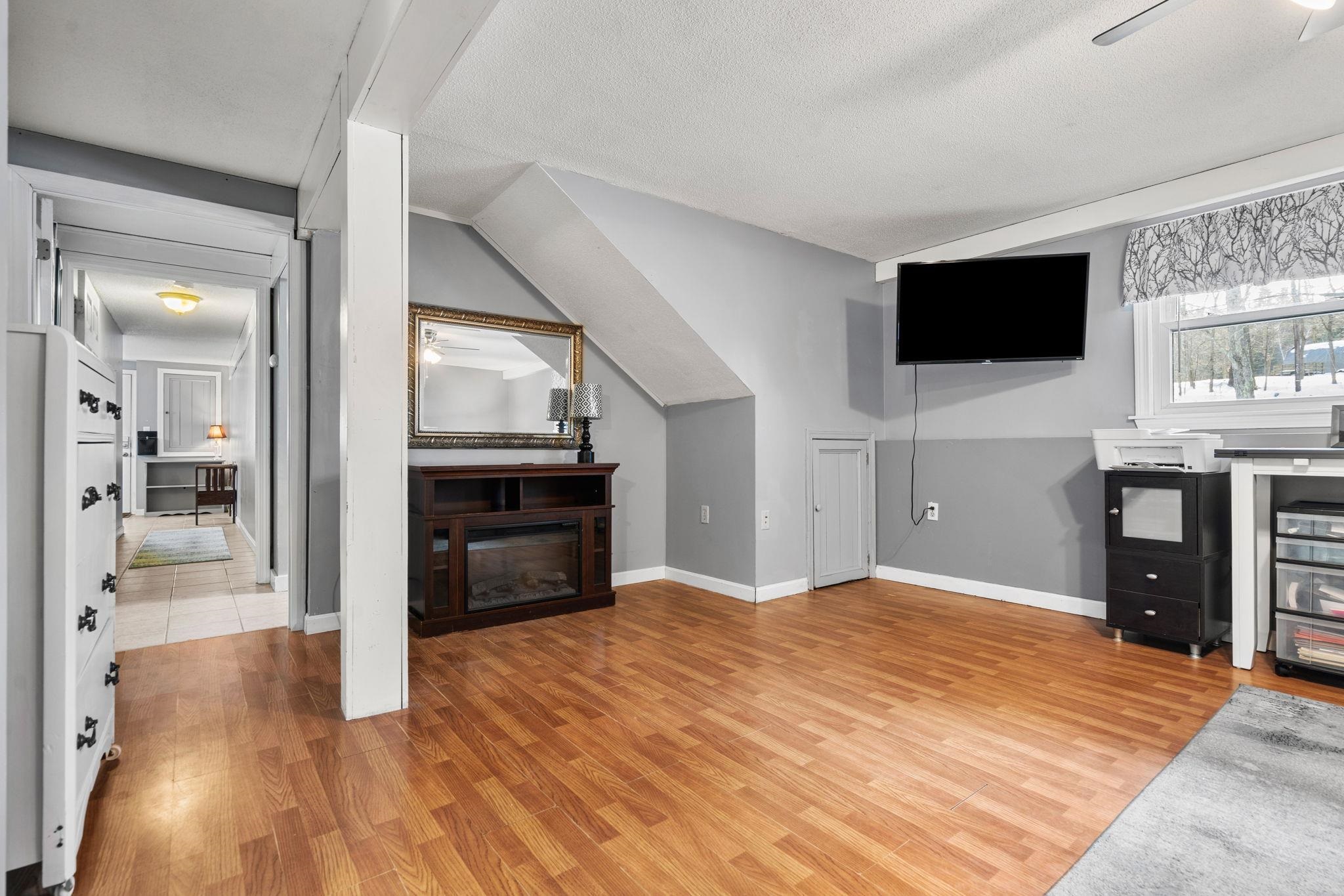 44 Island Pond Road