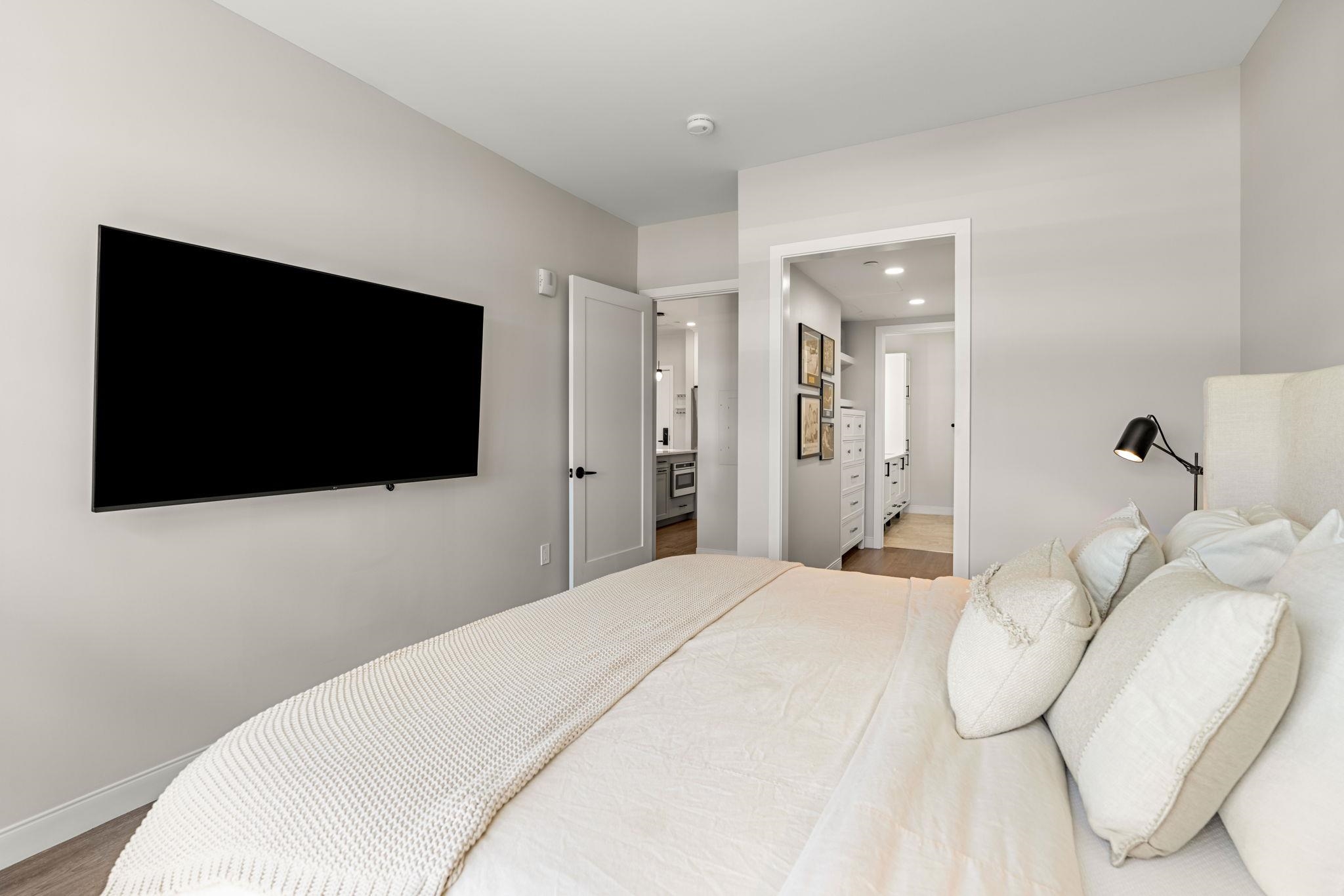 18 Artisan Drive Unit: 210
