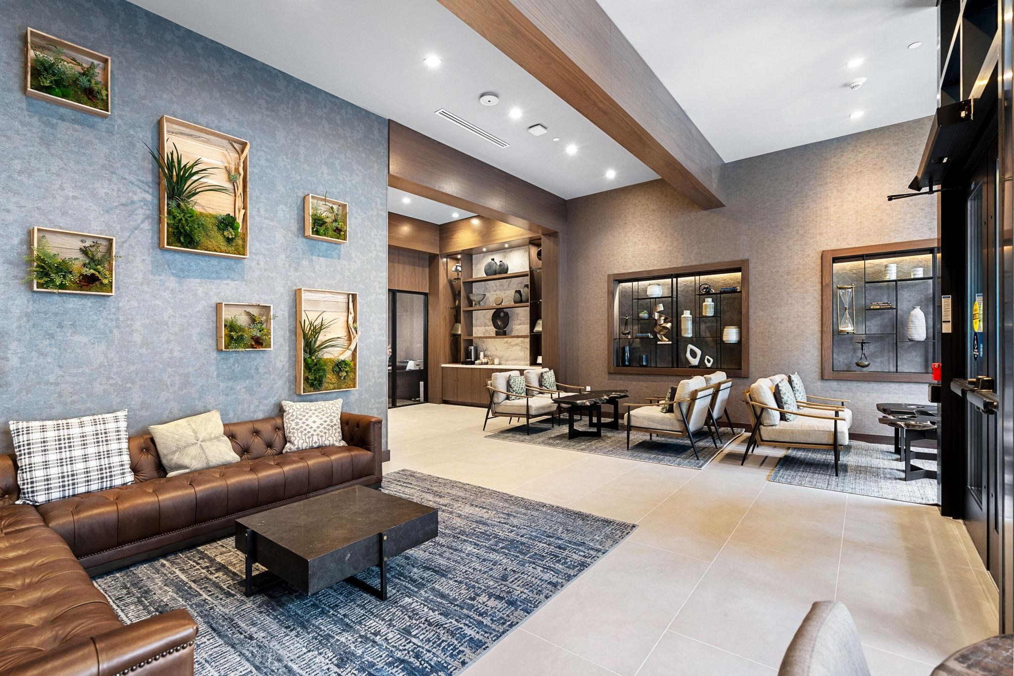 18 Artisan Drive Unit: 210