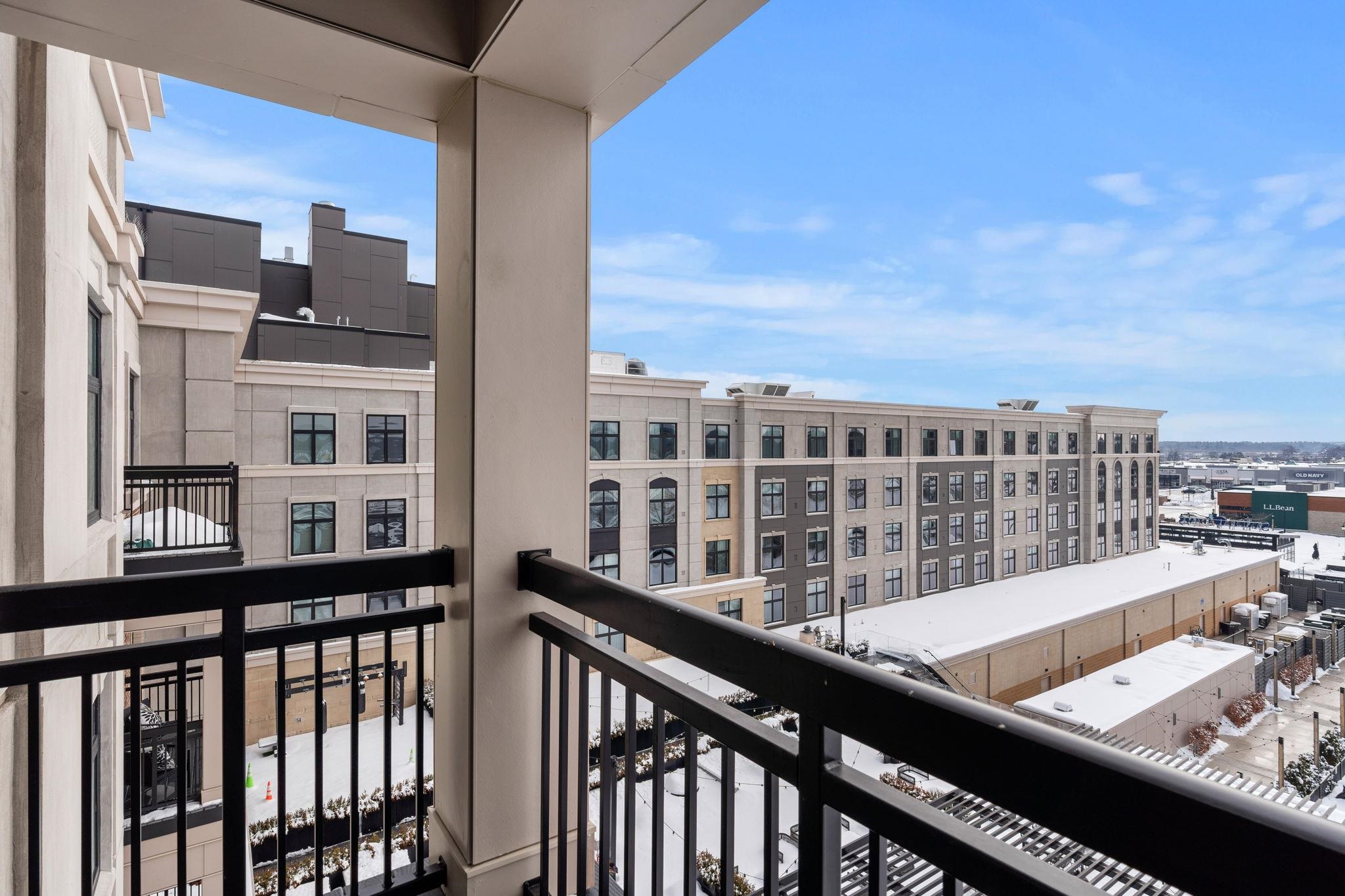 18 Artisan Drive Unit: 512