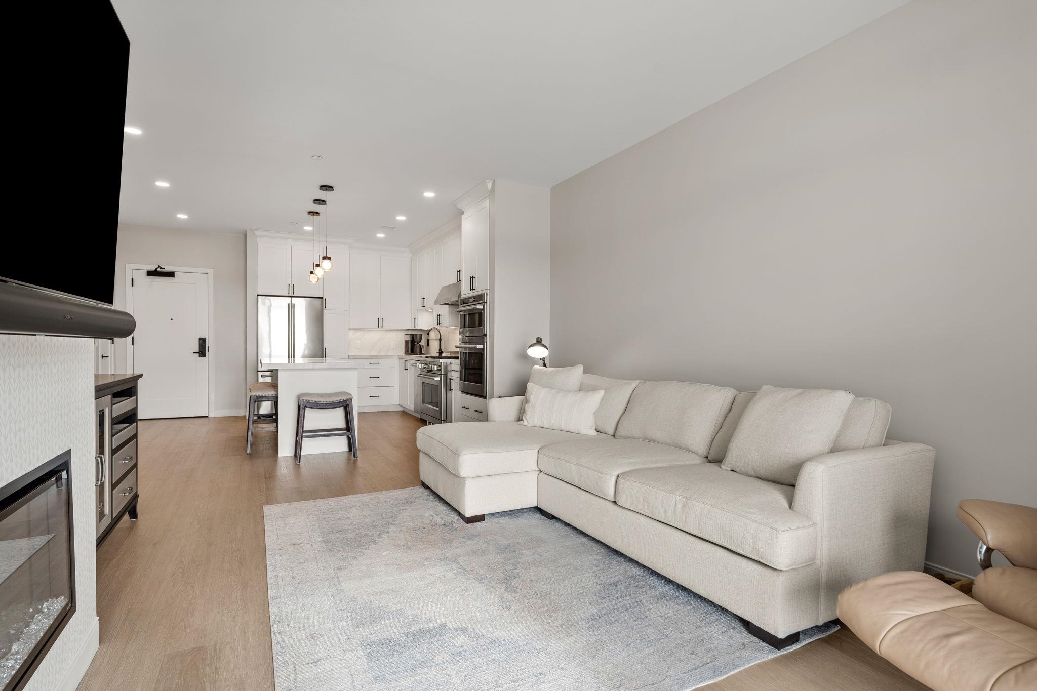 18 Artisan Drive Unit: 512