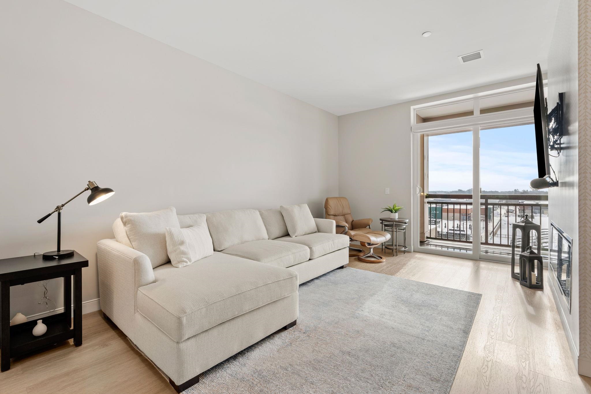 18 Artisan Drive Unit: 512