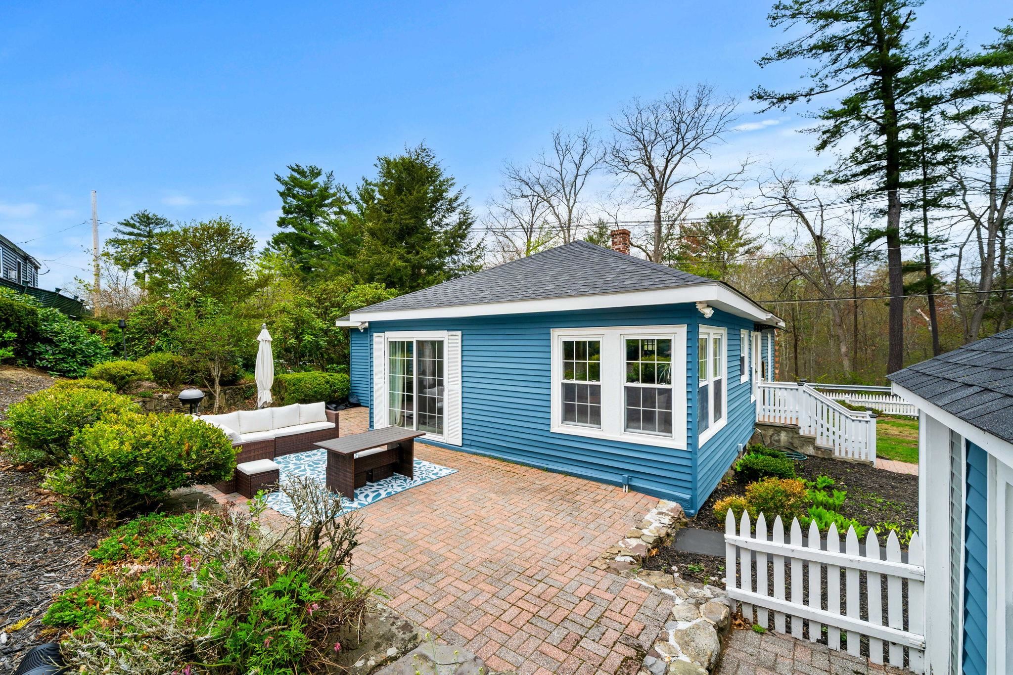 14 Town Farm Road