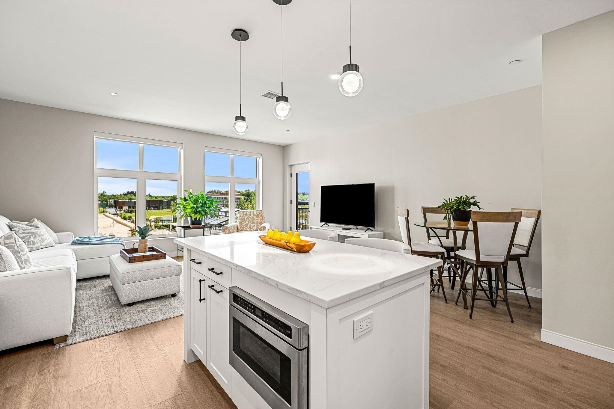 18 Artisan Drive Unit: 318