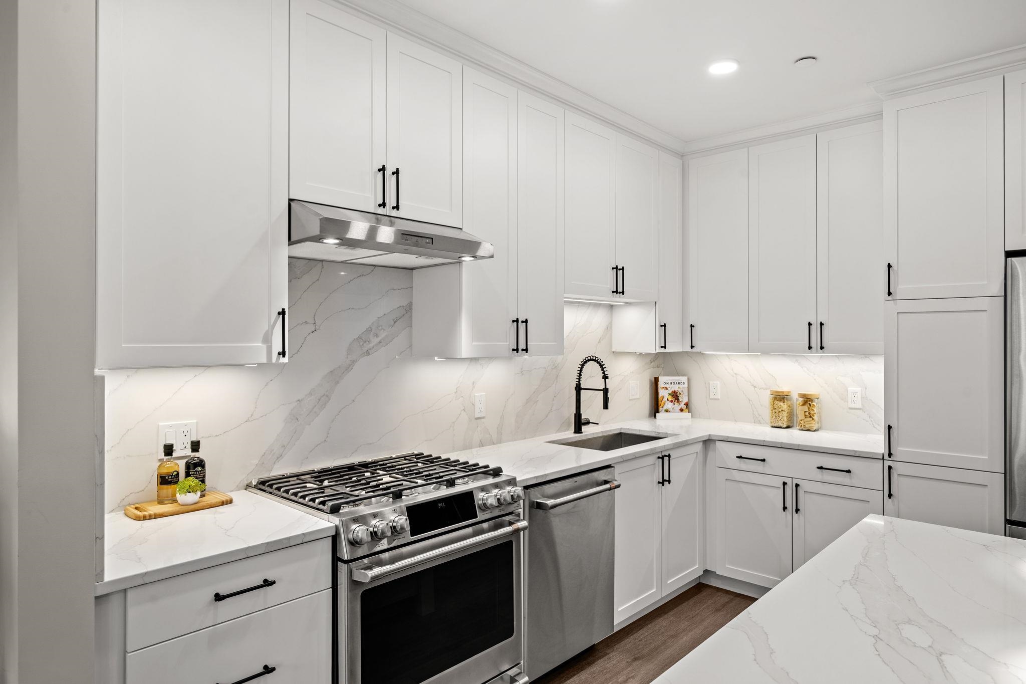 18 Artisan Drive Unit: 211