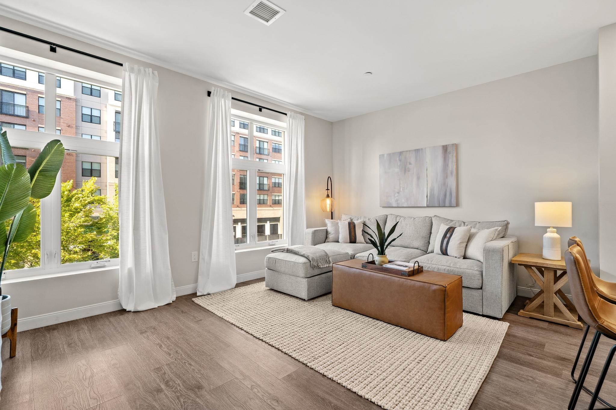 18 Artisan Drive Unit: 211