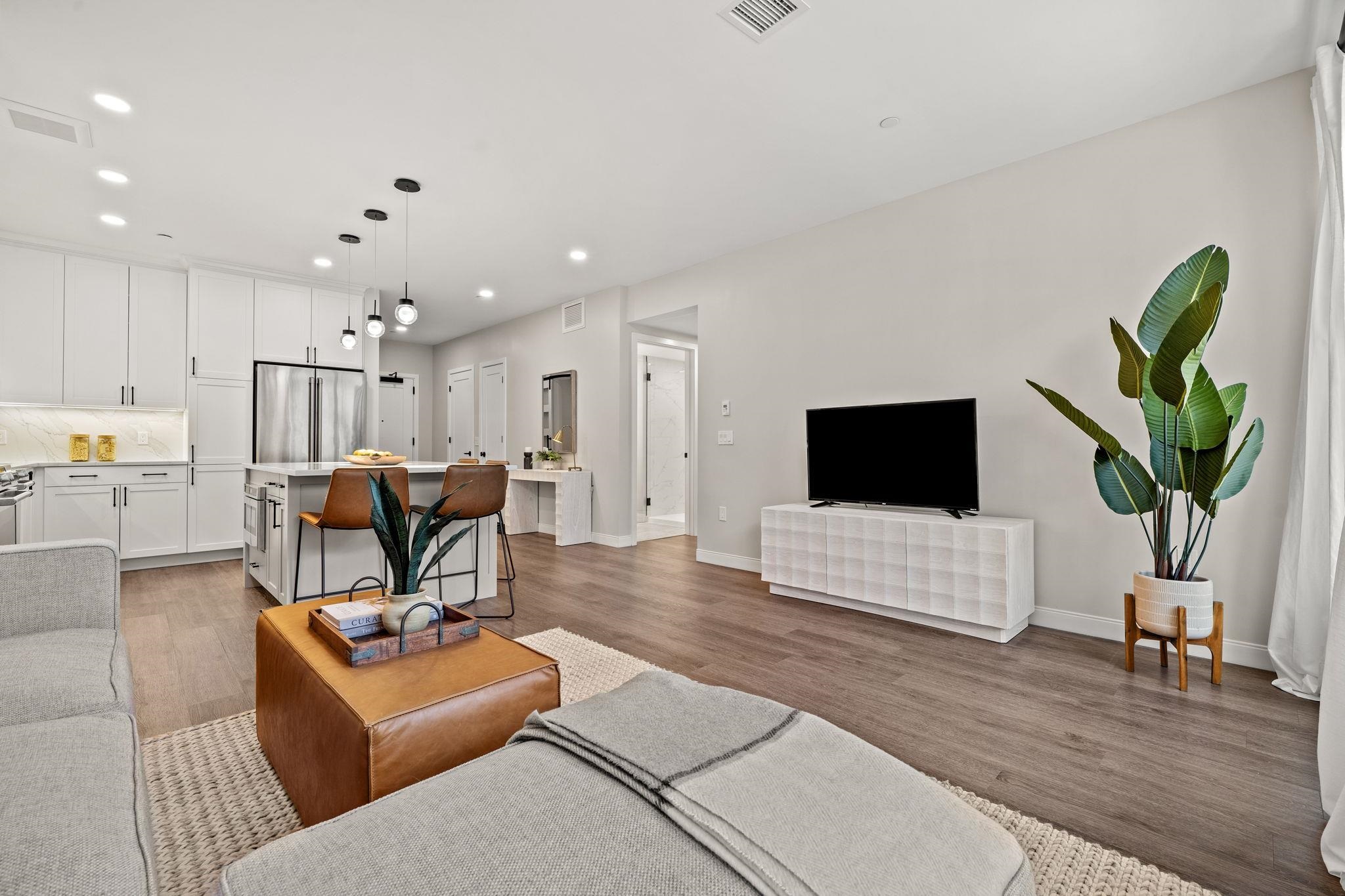 18 Artisan Drive Unit: 211
