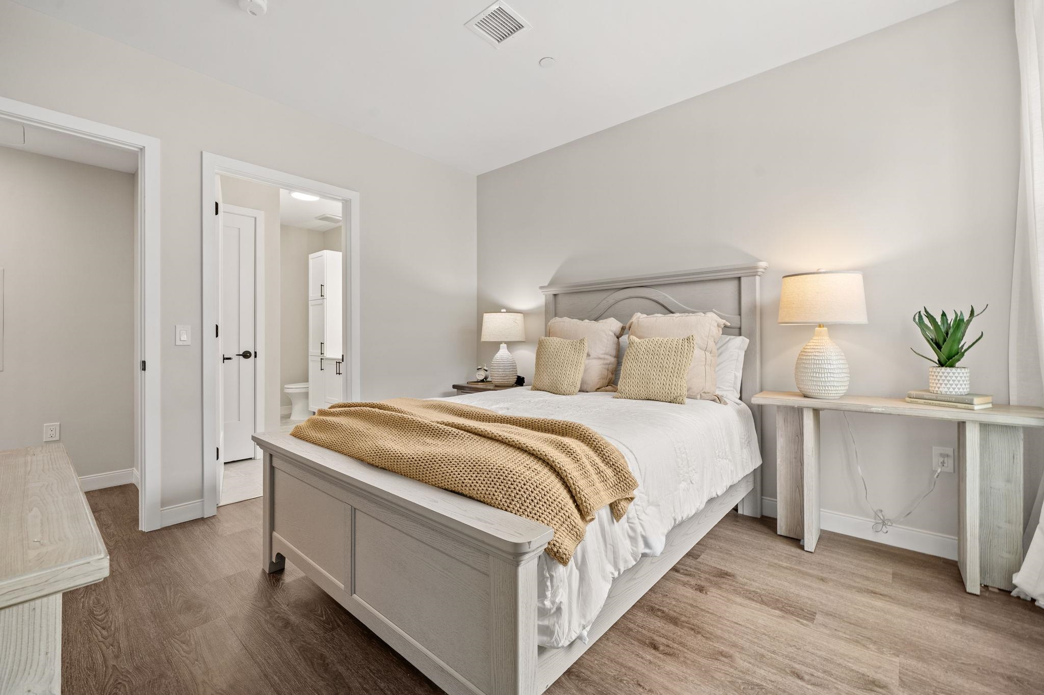 18 Artisan Drive Unit: 211