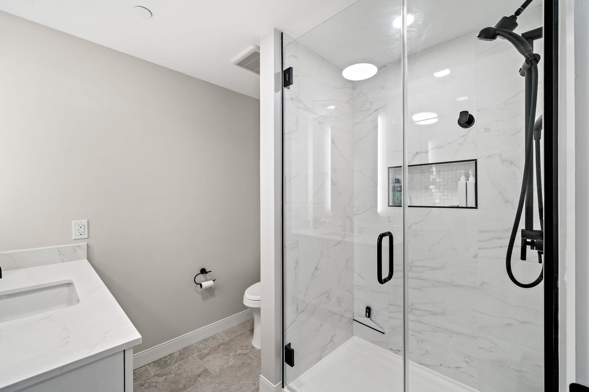 18 Artisan Drive Unit: 211