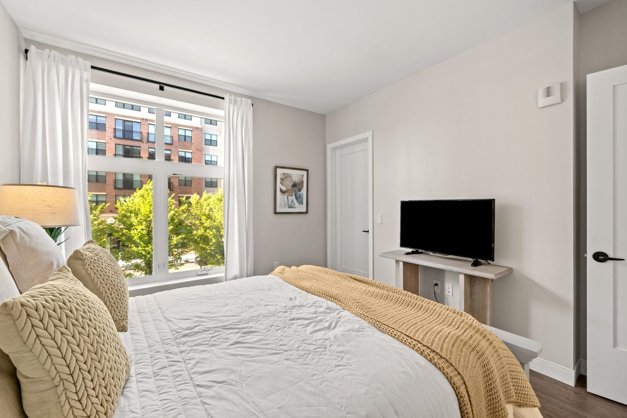18 Artisan Drive Unit: 211