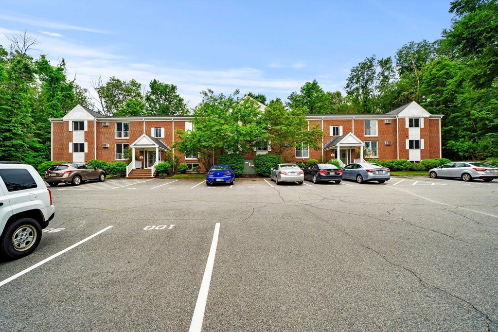 5 Birchwood Pt # 303