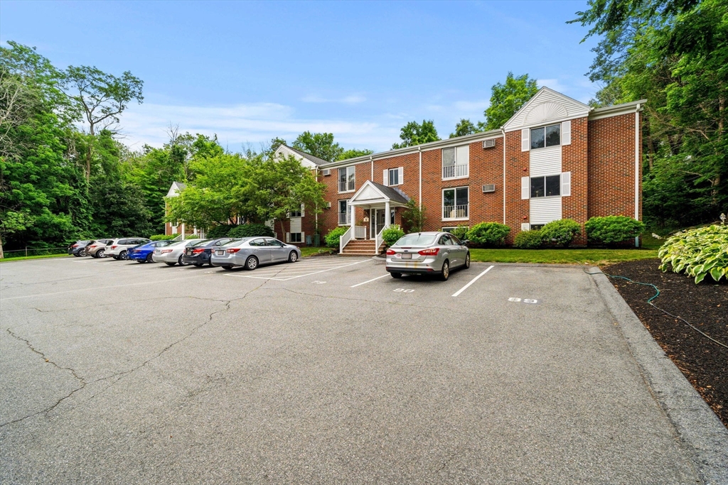 5 Birchwood Pt # 303